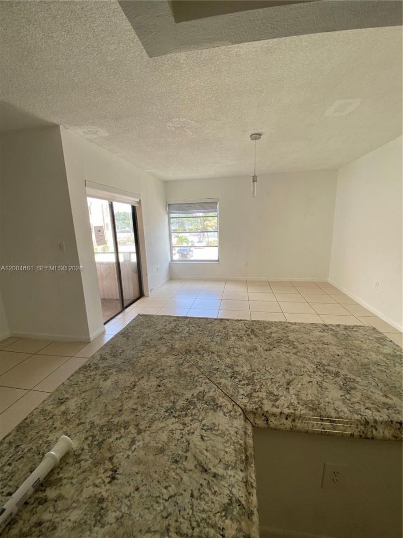 17600 NW 68th Ave, Unit B2009, Hialeah, FL 33015 Photo