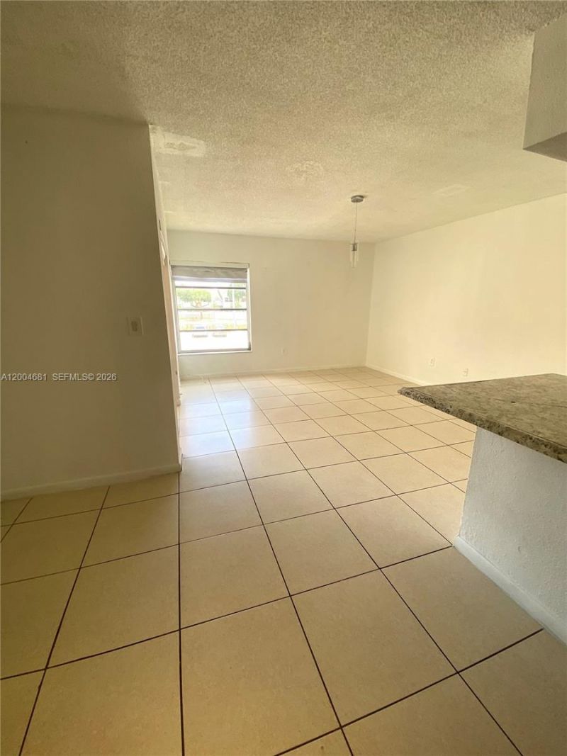 17600 NW 68th Ave, Unit B2009, Hialeah, FL 33015 Photo