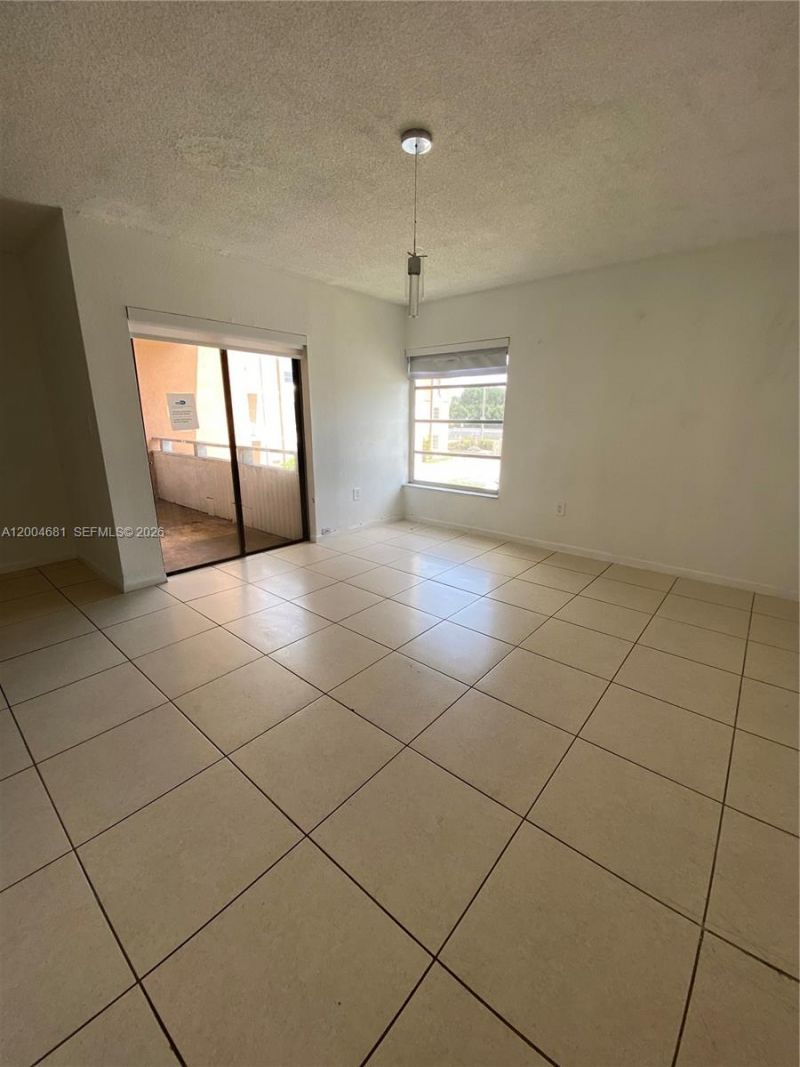 17600 NW 68th Ave, Unit B2009, Hialeah, FL 33015 Photo