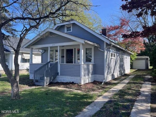 2555 Oak Grove Place , Toledo, OH 43613