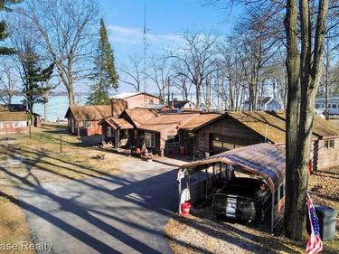 5872 Mount Maria Road, Caledonia Twp, MI 49747