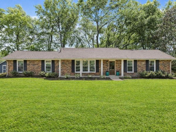 109 Pine Circle Dr, Franklin, TN 37069