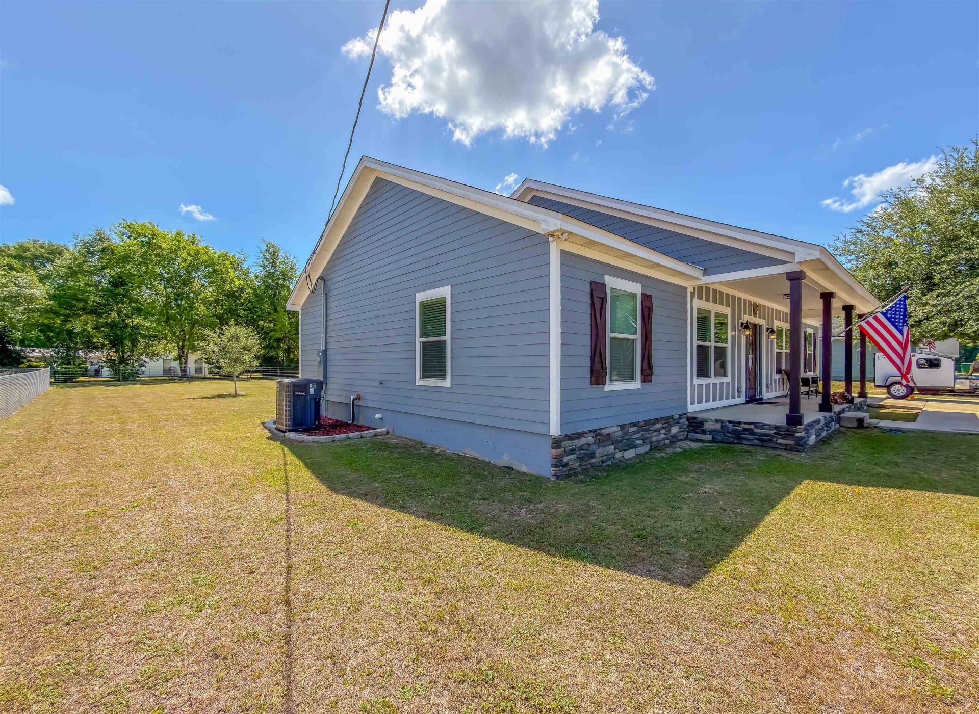 12634 NW Twin Oaks Drive, Bristol, FL 32321 Photo