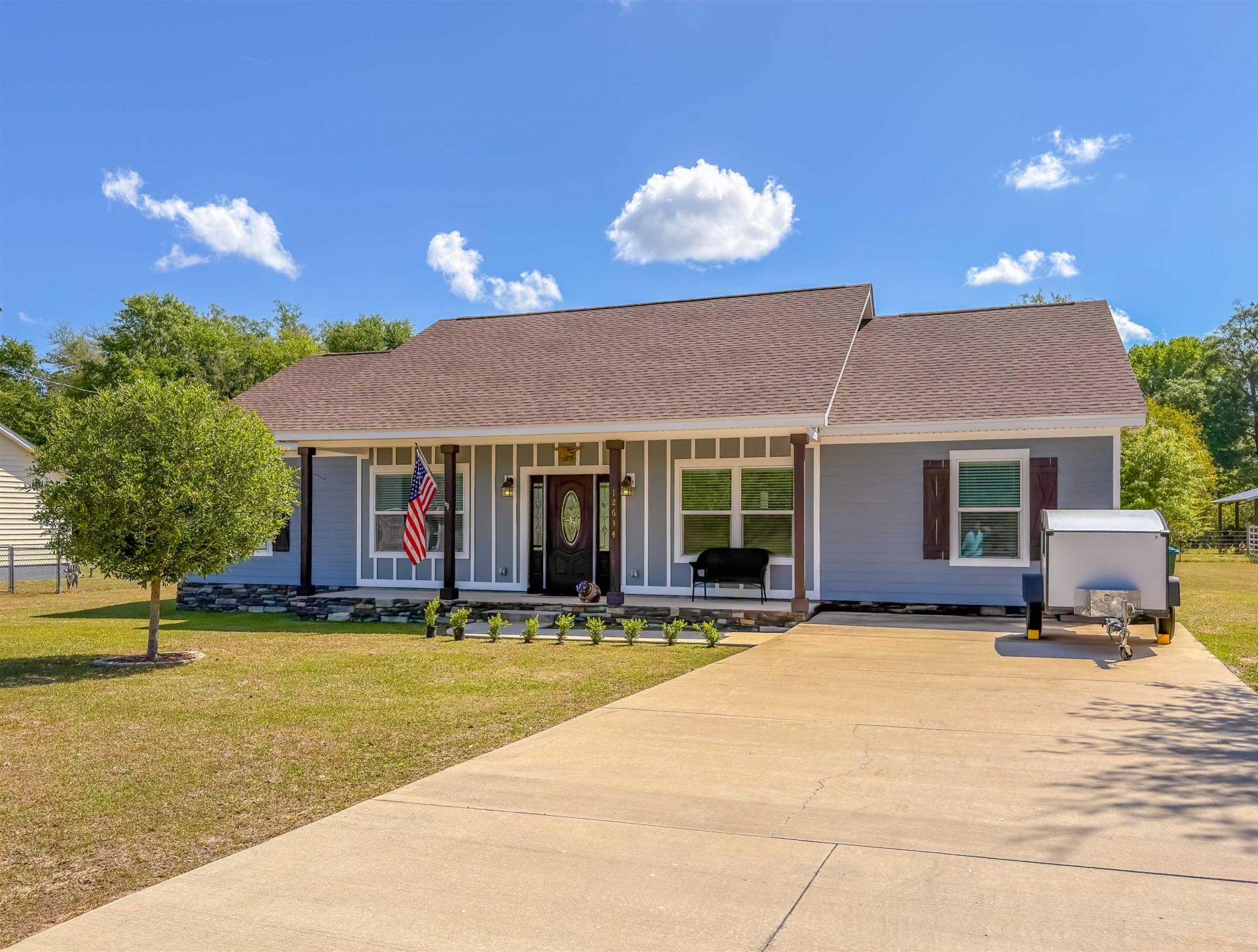 12634 NW Twin Oaks Drive, Bristol, FL 32321 Photo