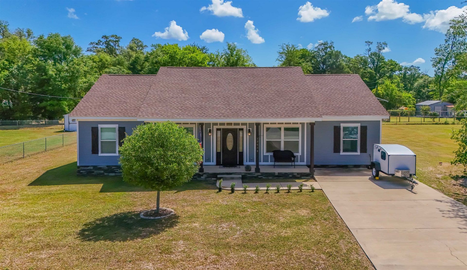 12634 NW Twin Oaks Drive, Bristol, FL 32321 Photo