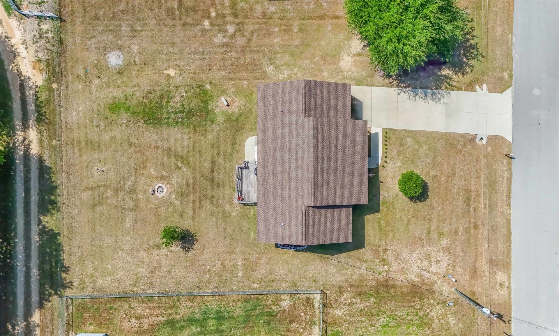 12634 NW Twin Oaks Drive, Bristol, FL 32321 Photo