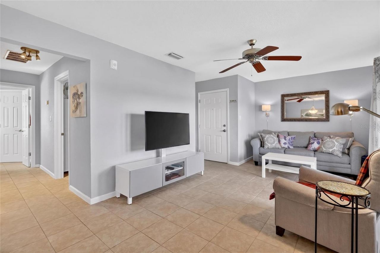 4754 Cobia Drive Se, Unit D, Saint Petersburg, FL 33705 Photo