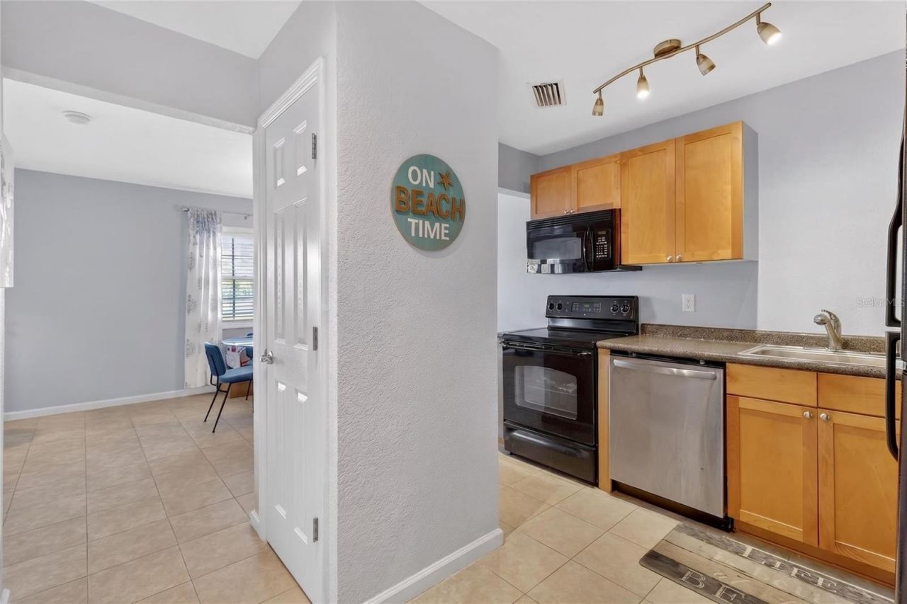 4754 Cobia Drive Se, Unit D, Saint Petersburg, FL 33705 Photo