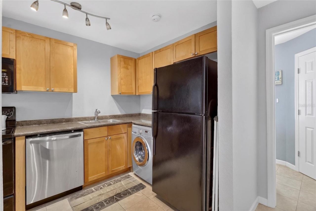 4754 Cobia Drive Se, Unit D, Saint Petersburg, FL 33705 Photo
