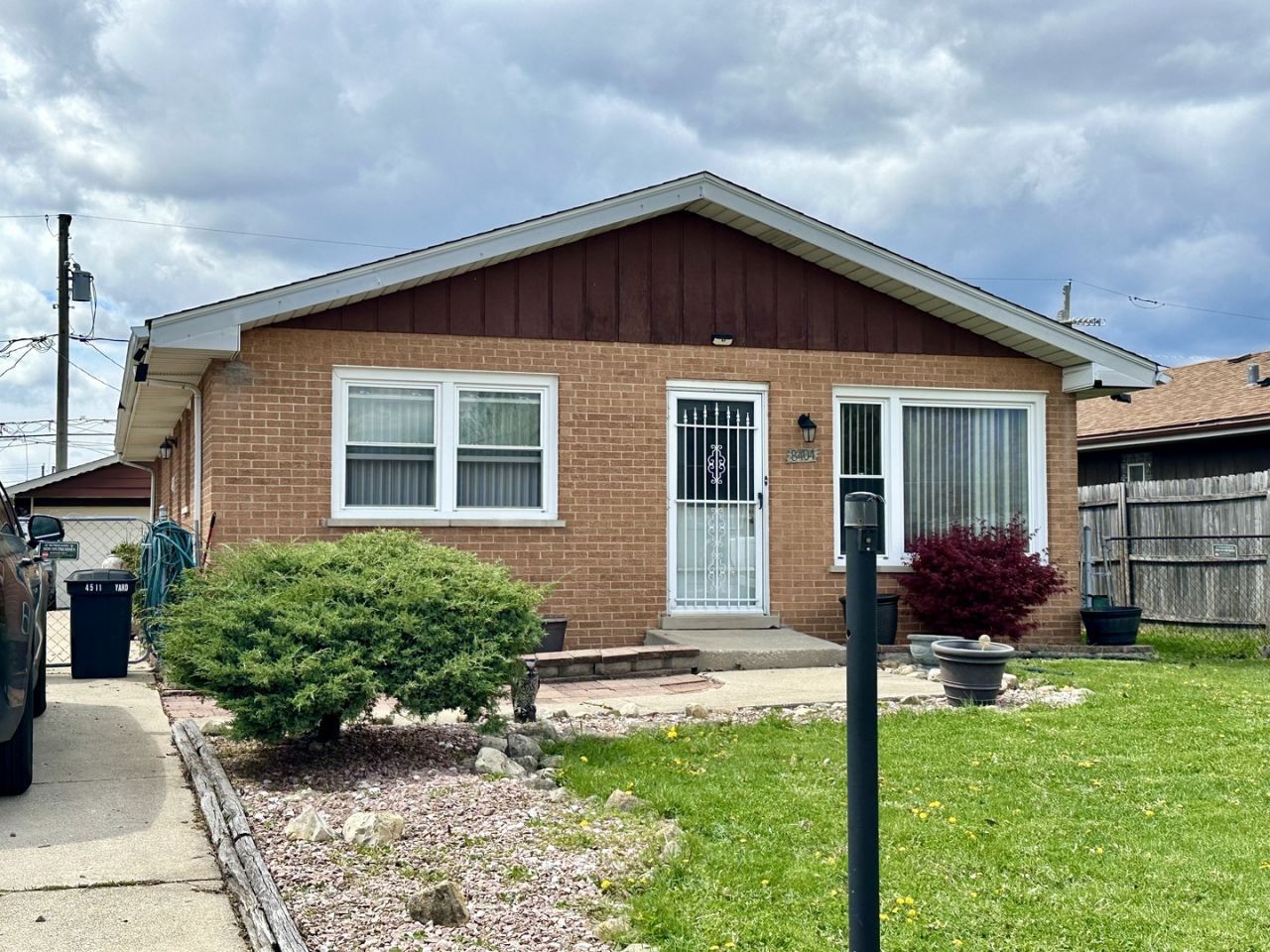 8404 S 79th Avenue , Justice, IL 60458