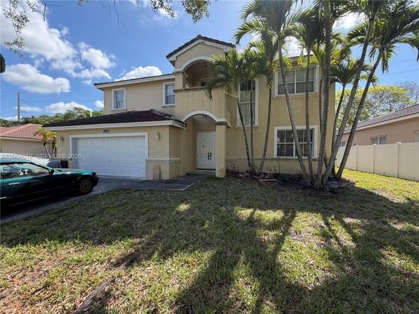 2329 NW 184th Ter, Pembroke Pines, FL 33029