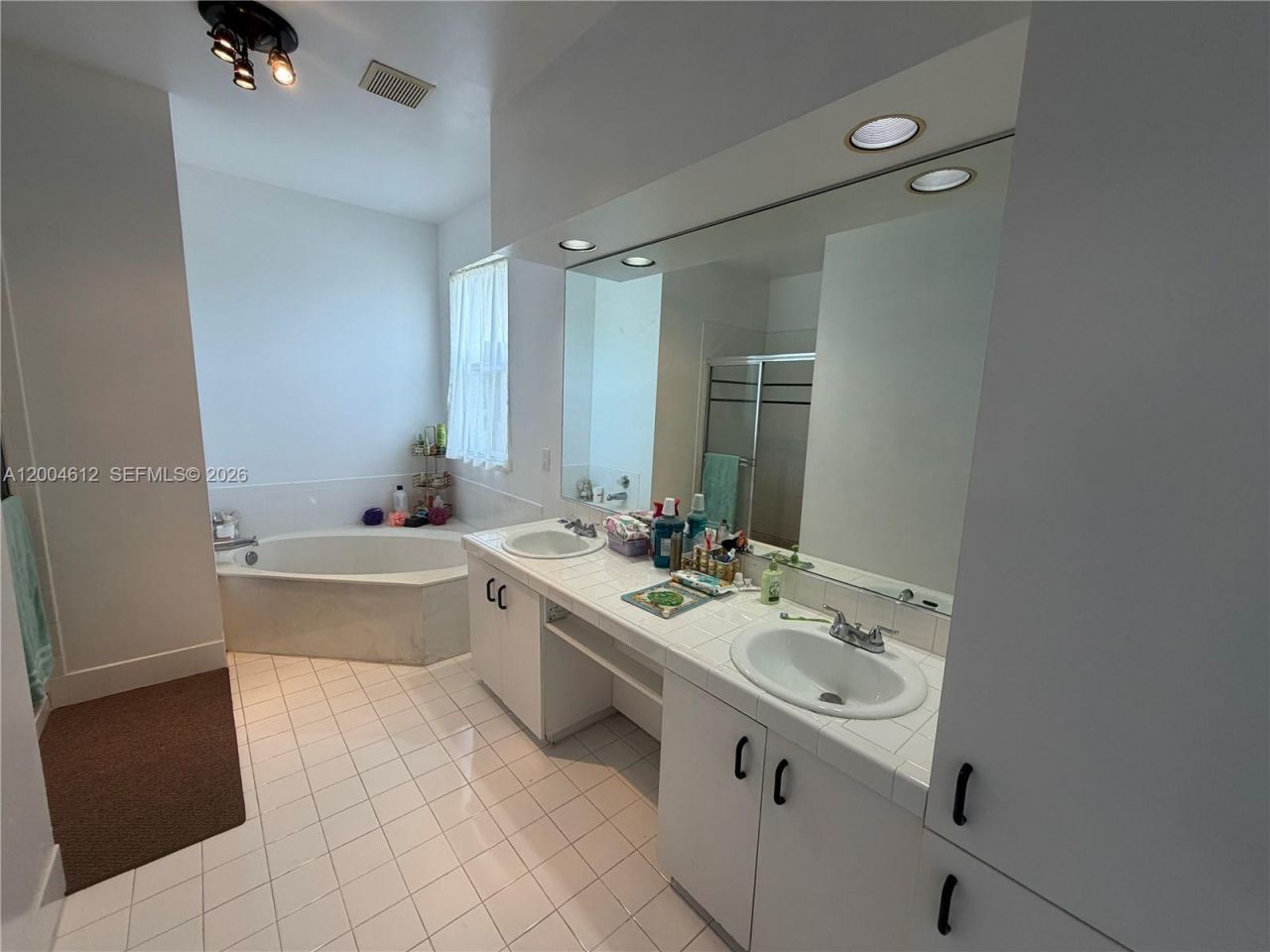 2329 NW 184th Ter, Pembroke Pines, FL 33029 Photo