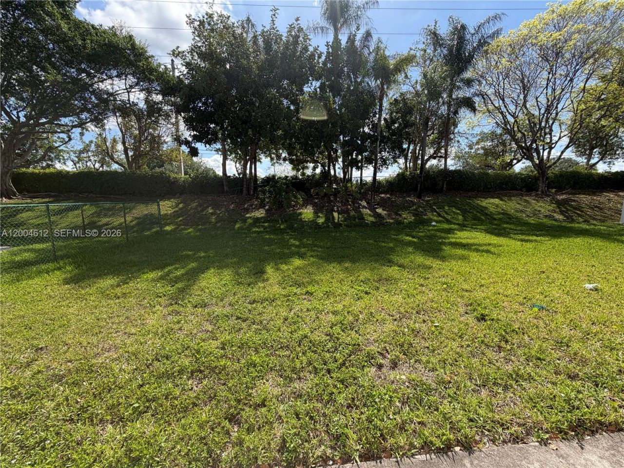 2329 NW 184th Ter, Pembroke Pines, FL 33029 Photo