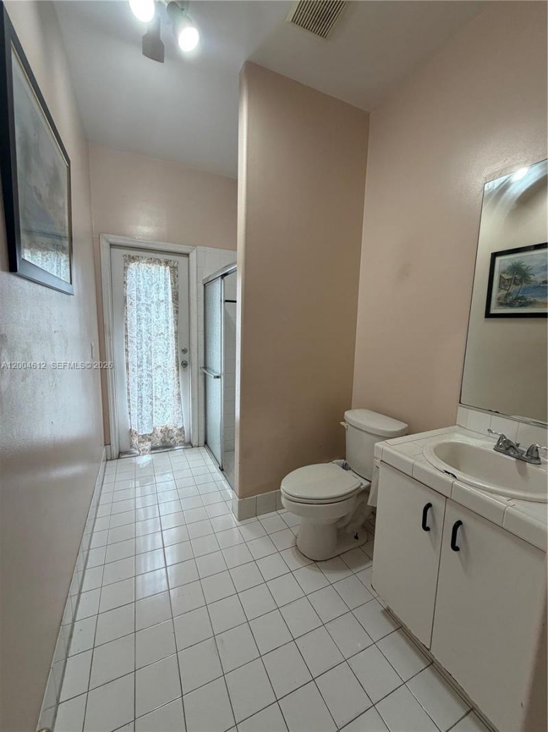 2329 NW 184th Ter, Pembroke Pines, FL 33029 Photo