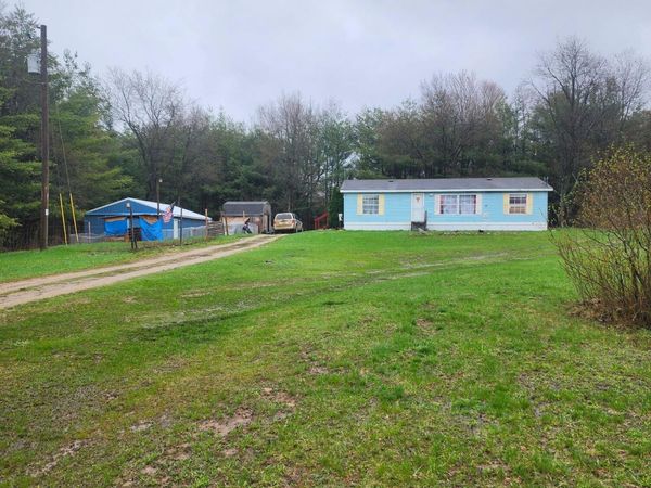 21278 10th Avenue, Barryton, MI 49305