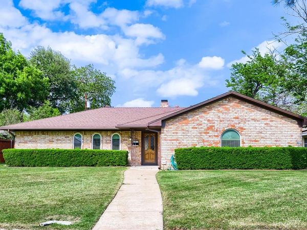 6946 Hunnicut Place , Dallas, TX 75227