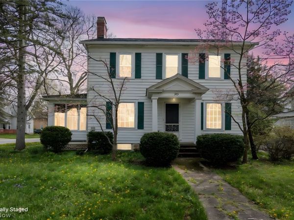 241 S Freedom Street , Ravenna, OH 44266