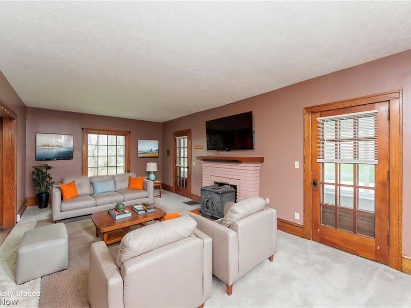 241 S Freedom Street, Ravenna, OH 44266 Photo 2