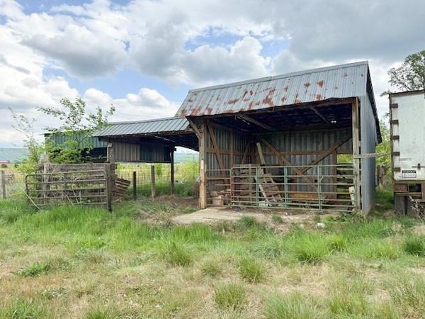 2730 Spencer Rd, Rock Island, TN 38581