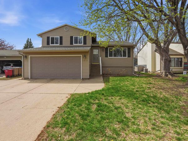 1817 S Berkshire Blvd, Sioux Falls, SD 57106