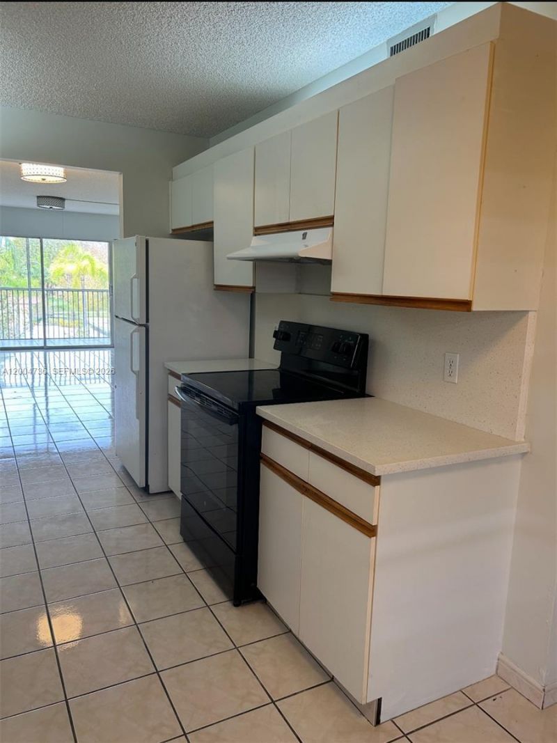 12501 SW 14th St, Unit 315R, Pembroke Pines, FL 33027 Photo