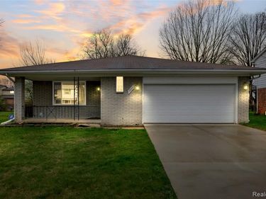 27665 Aberdeen Street , Southfield, MI 48076