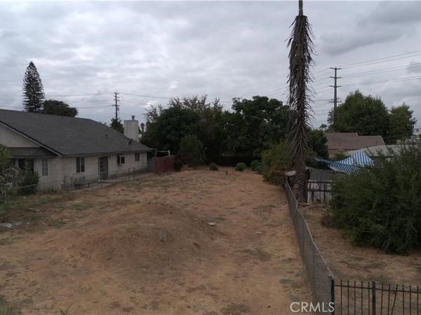50 Essex St , Riverside, CA 92504