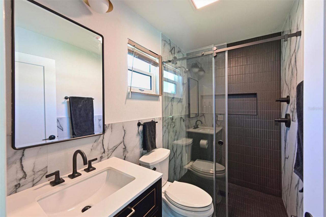 910 Plum Tree Lane , Sarasota, FL 34243 Photo