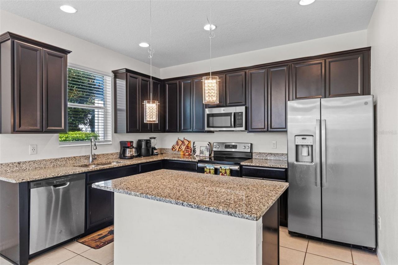 978 E 10th Street, Apopka, FL 32703 Photo