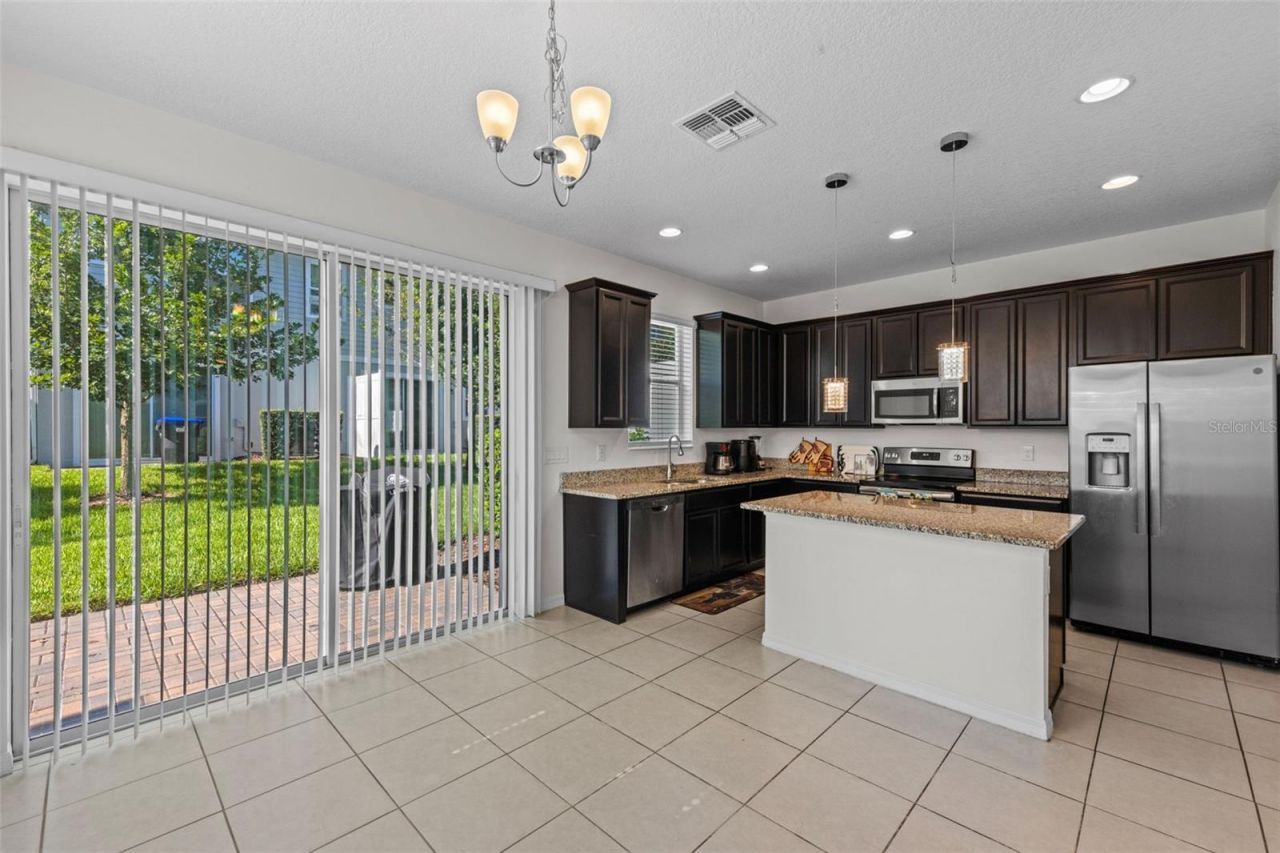 978 E 10th Street, Apopka, FL 32703 Photo
