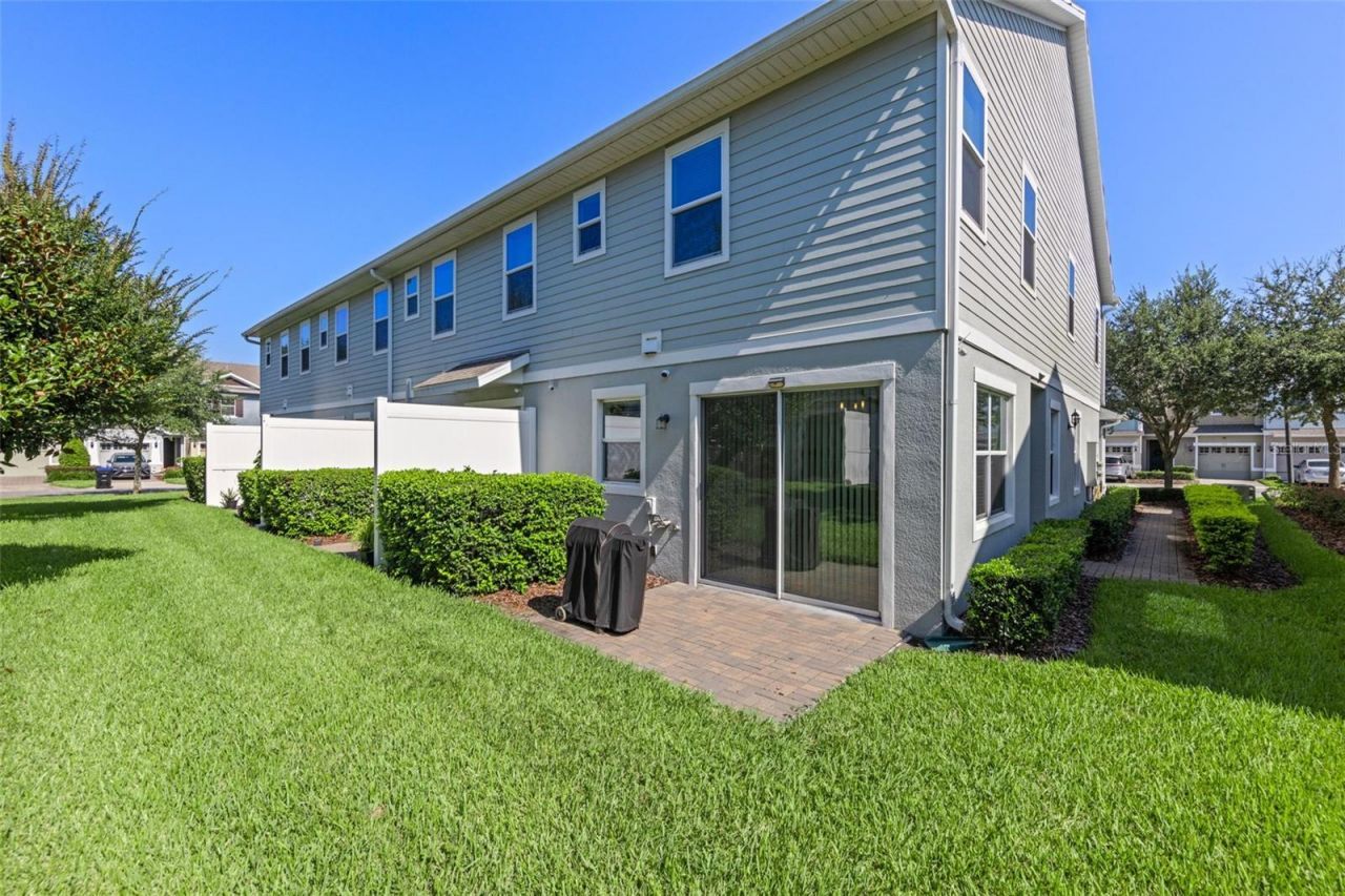 978 E 10th Street, Apopka, FL 32703 Photo