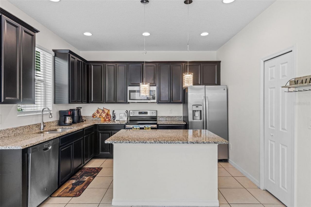 978 E 10th Street, Apopka, FL 32703 Photo
