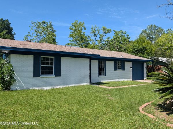 2405 Woolmarket Street, Gulfport, MS 39503