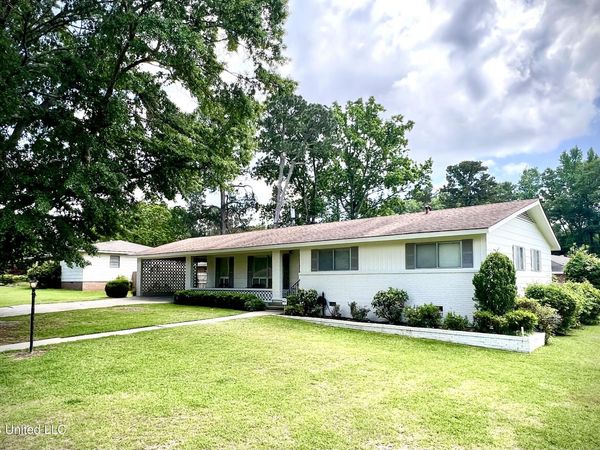 200 Westview Circle, McComb, MS 39648