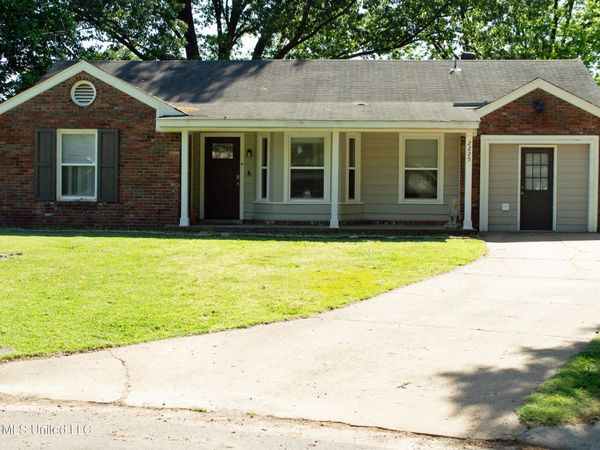2225 Cedar Point Cove, Southaven, MS 38671