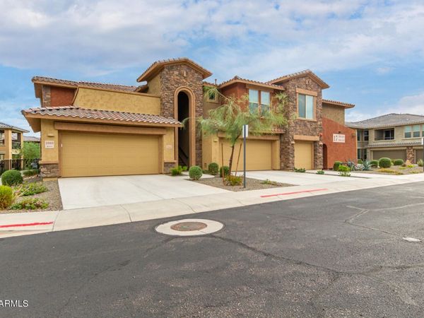 2425 W BRONCO BUTTE Trail, Unit 1049, Phoenix, AZ 85085