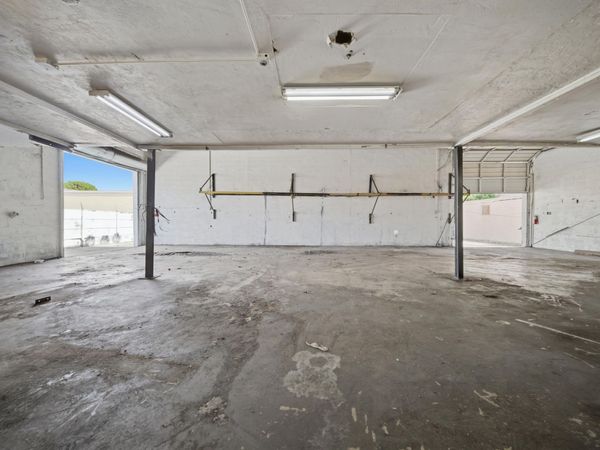 8015 NW 98th Street, Hialeah Gardens, FL 33016