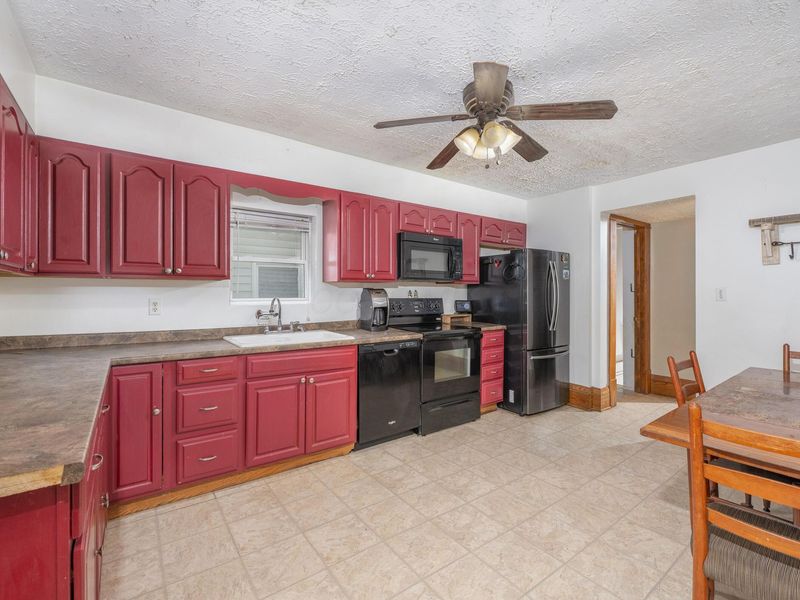 331 Maple Avenue, Utica, OH 43080 Photo 11