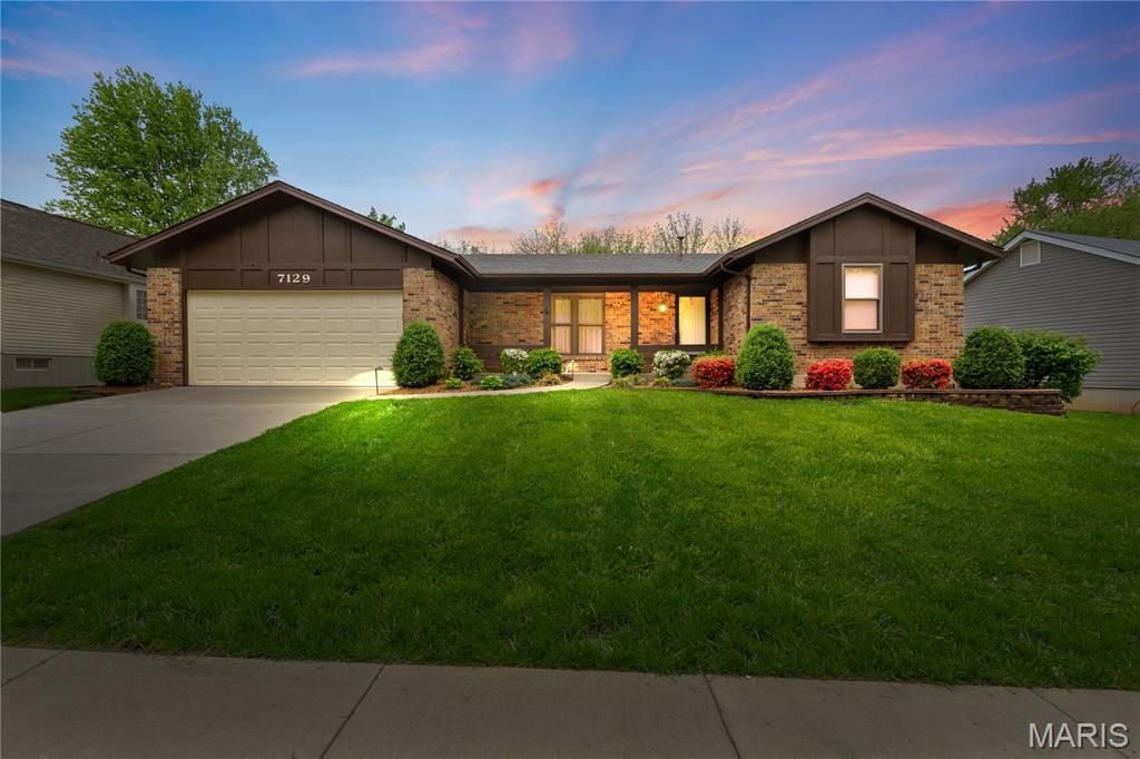 7129 Tall Oak Drive, Saint Louis, MO 63129 Main Photo