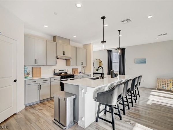 10207 Canyon Mantle Street , Las Vegas, NV 89166