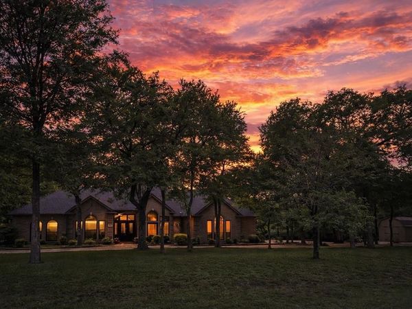 600 Diamond Point Drive, Oak Point, TX 75068