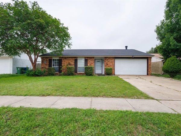 5208 Knox Drive, The Colony, TX 75056