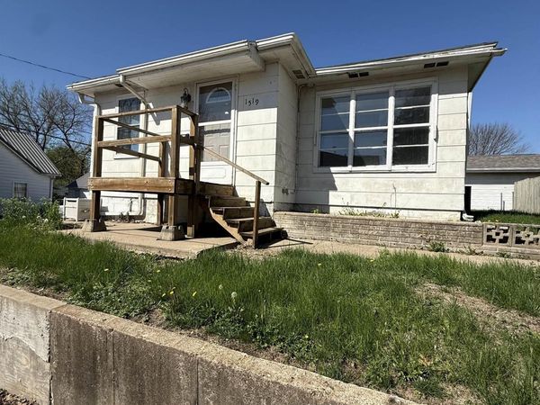 1519 Ashmun Street, Burlington, IA 52601
