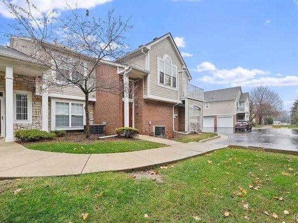 5472 Pine Aires Drive, Sterling Heights, MI 48314