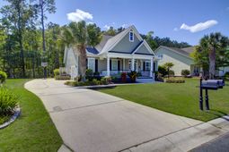 252 Silver Cypress Circle photo 4