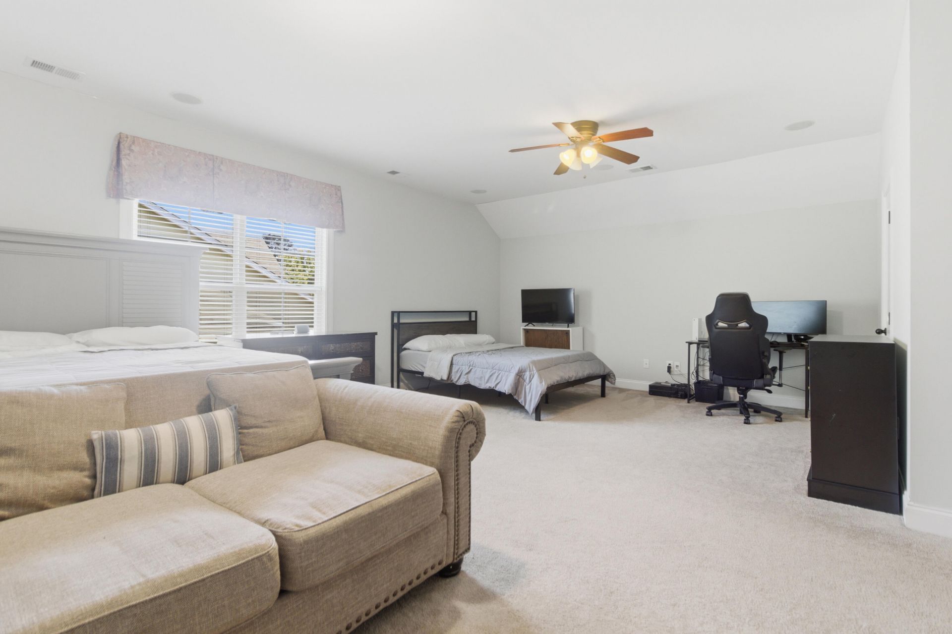 252 Silver Cypress Circle Photo 56