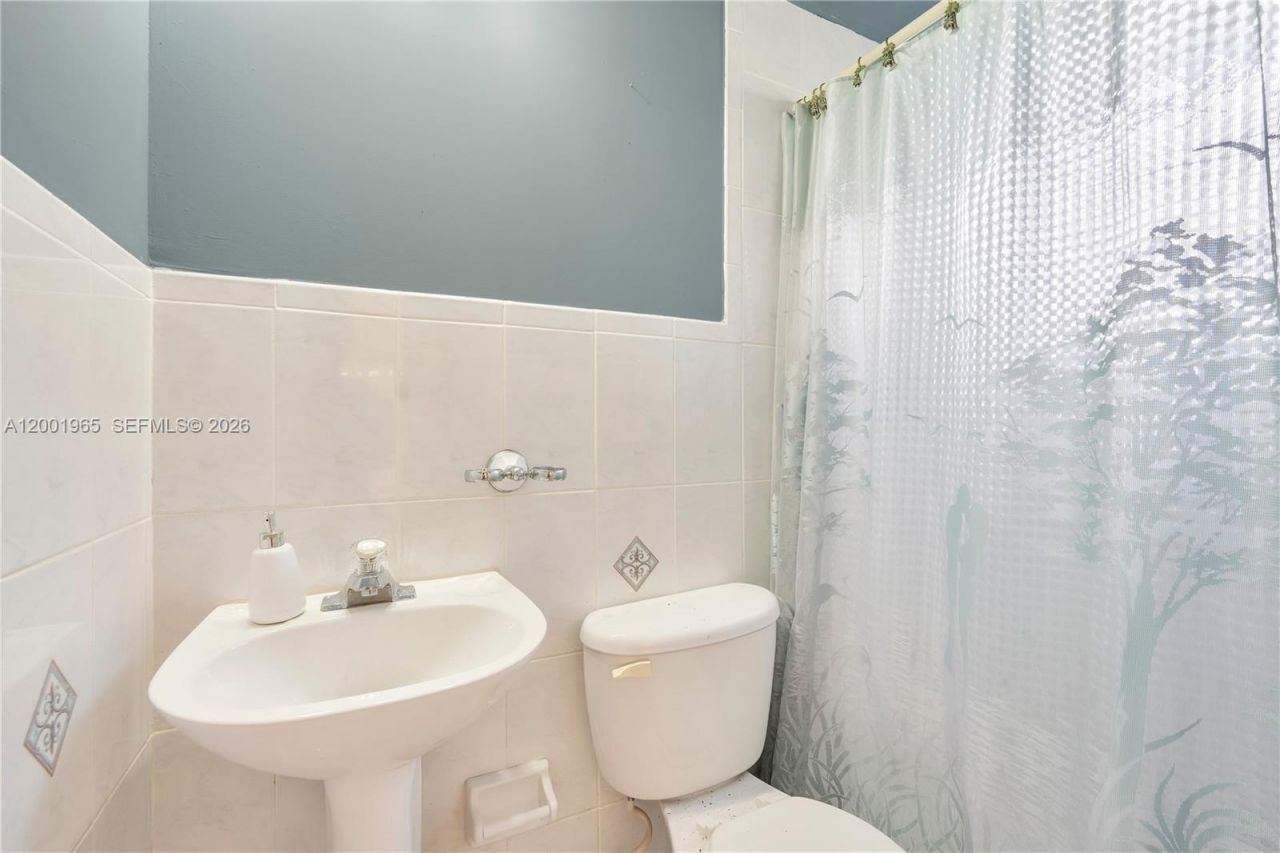 6895 SW 16th St, Miami, FL 33155 Photo