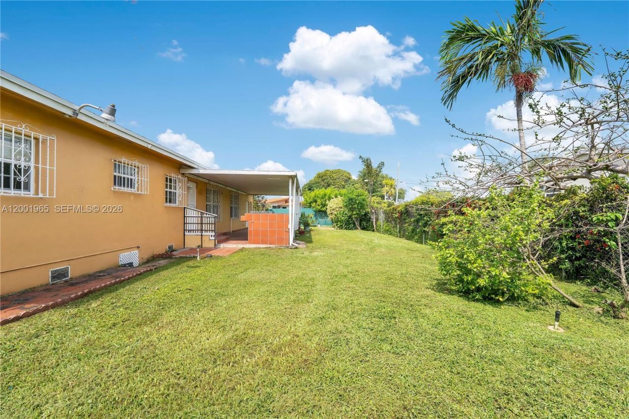 6895 SW 16th St, Miami, FL 33155 Photo