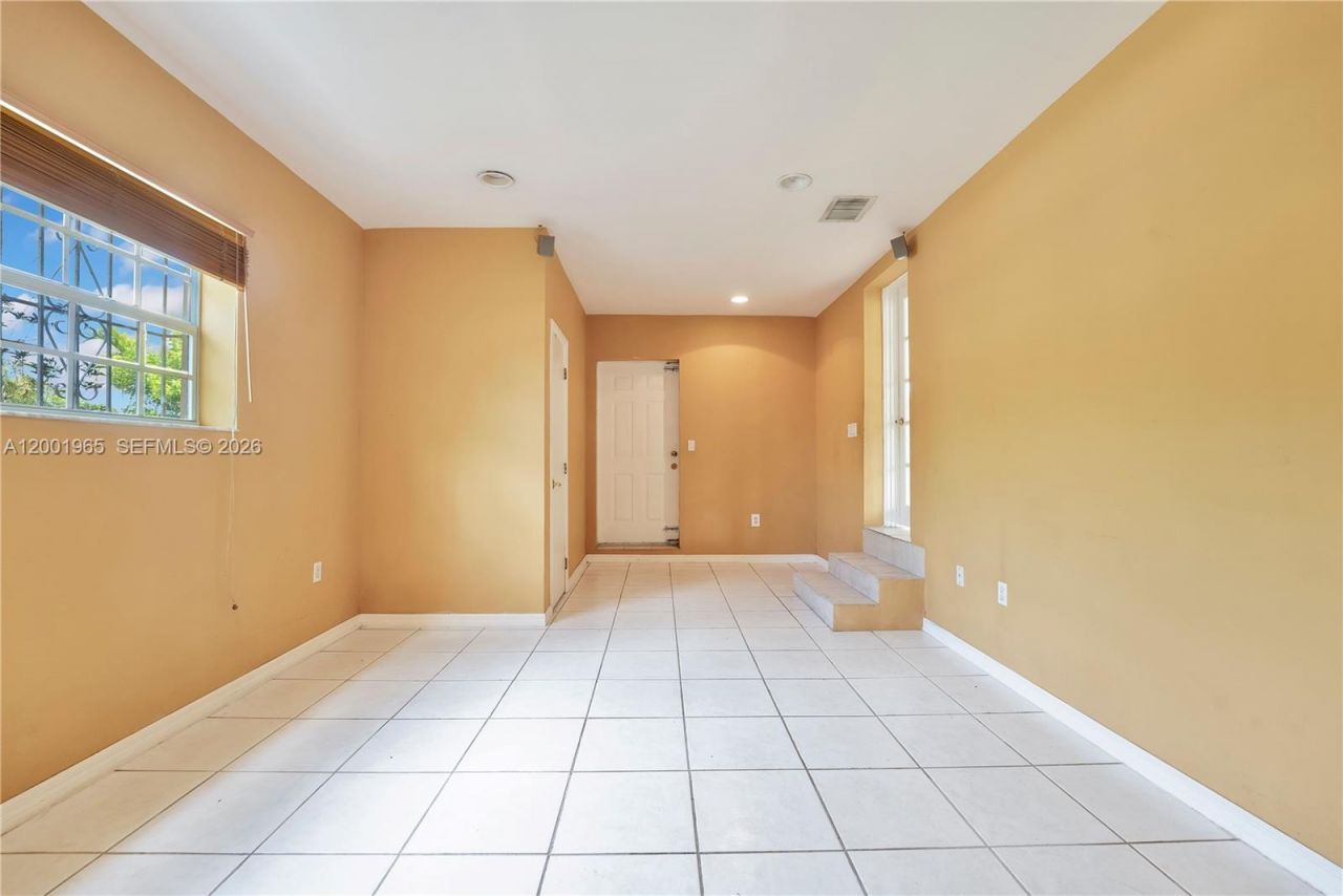 6895 SW 16th St, Miami, FL 33155 Photo