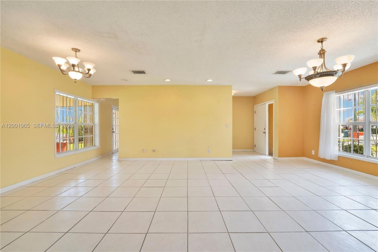 6895 SW 16th St, Miami, FL 33155 Photo